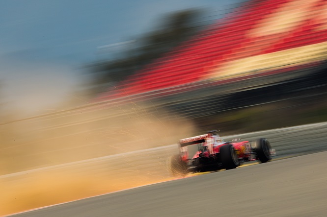 F1 | Nico al primo confronto con Lewis, Ferrari vola… a quota 150