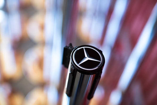 Mercedes, nel 2019 più vendite e meno utile