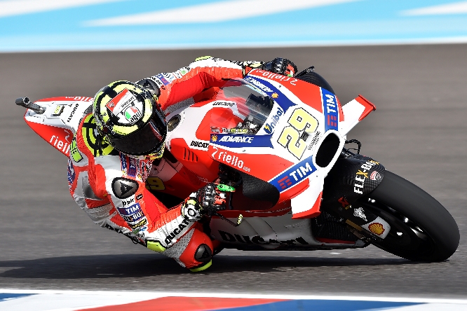 MotoGP | Ducati in difficoltà: Dovi 10°, Iannone 15°