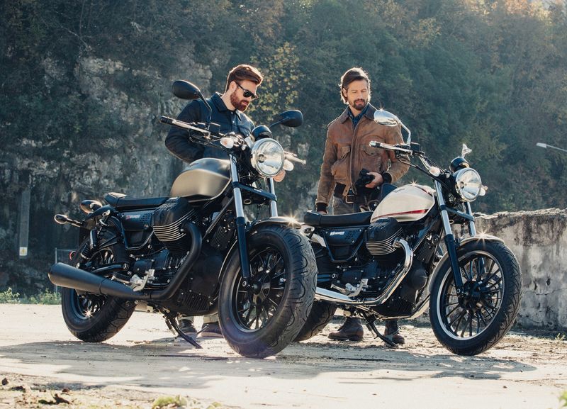 Moto Guzzi V9 Bobber 850: prezzo, consumi, colori