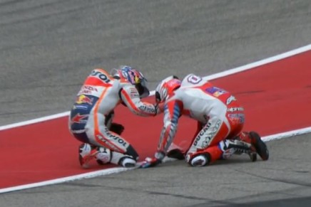 Pedrosa-Dovizioso-Aftercrash-Austin-2016