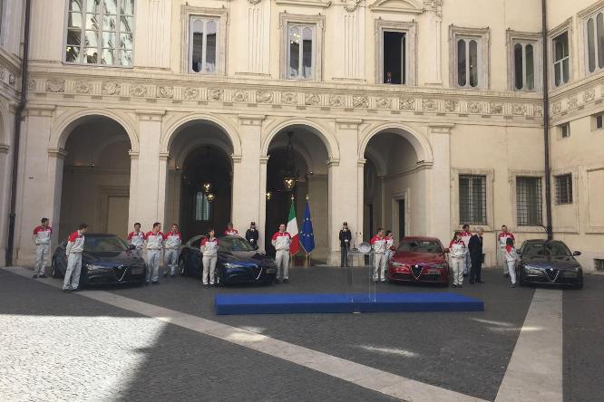 Nuova Alfa Romeo Giulia presentata a Renzi e all’Arma dei Carabinieri