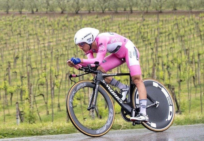 Giro d’Italia | La maglia rosa fa miracoli