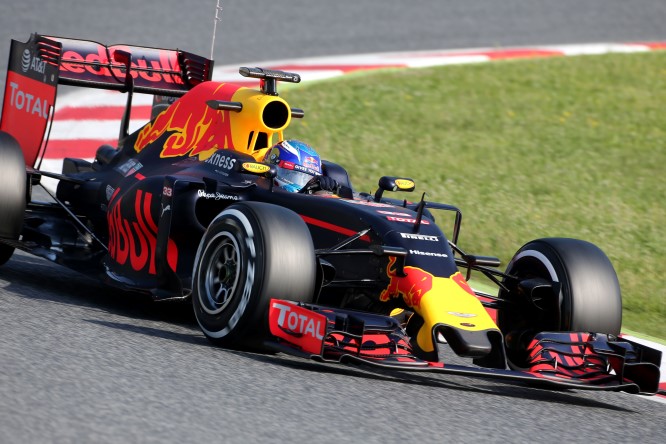 F1 | Test Barcellona 3, day-2: Verstappen chiude in testa. Fuoco 5°