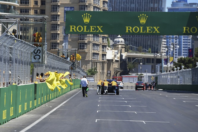 Un giro a Baku con Daniel Ricciardo e F1 2016 – VIDEO