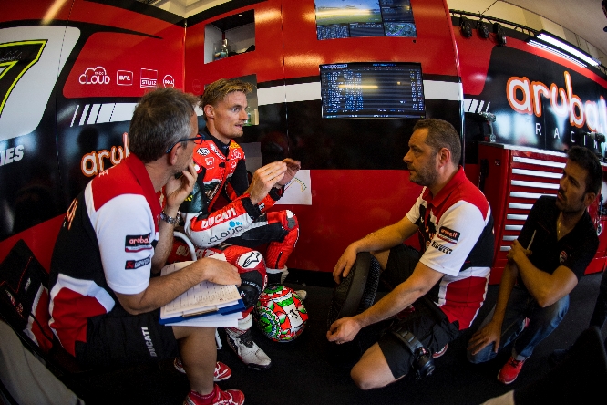 Chaz Davies Test Misano 2016 Box