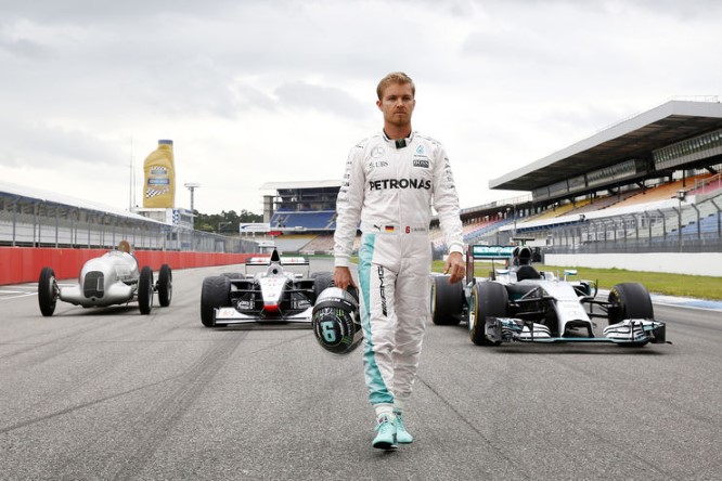 Nico-Rosberg-Mercedes-Track-Day-Hockenheim-28-Juni-2016-fotoshowBig-689ea375-959932 (Custom)