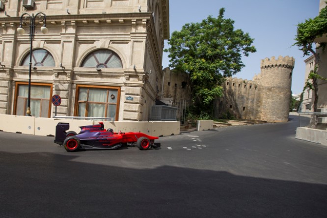 F1 | Primo test di una monoposto da corsa sul circuito di Baku