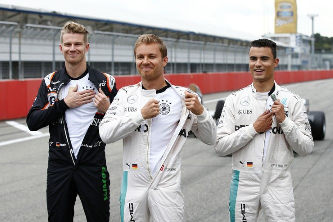 Rosberg-Huelkenberg-Wehrlein-Mercedes-Track-Day-Hockenheim-28-Juni-2016-fotoshowBig-90b37a43-959913 (Custom)