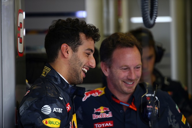 F1 | Horner: “Hamilton non deve sottovalutare Ricciardo”