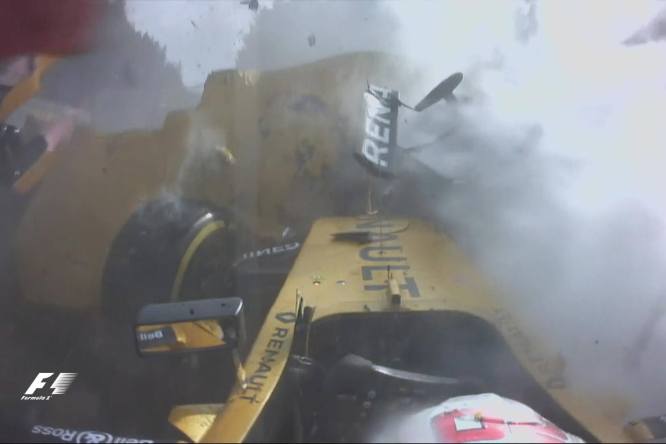 Magnussen_incidente_Spa_Renault