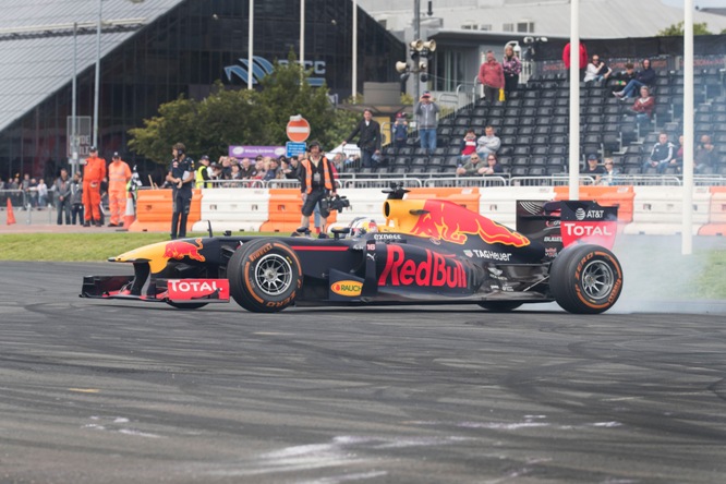 F1 | Red Bull, esibizione a Glasgow per Sette Camara – GALLERY