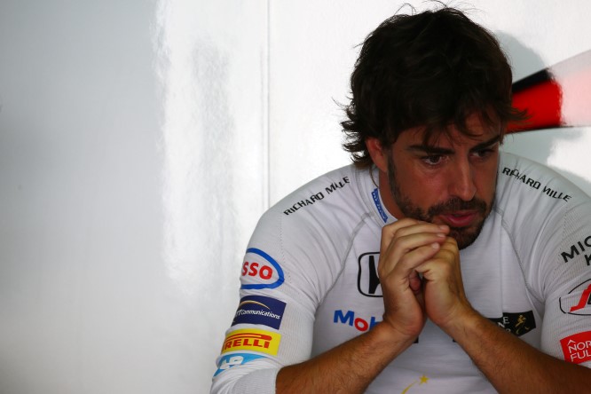 F1 | Alonso: “Fermato dopo un giro dal motore nuovo”