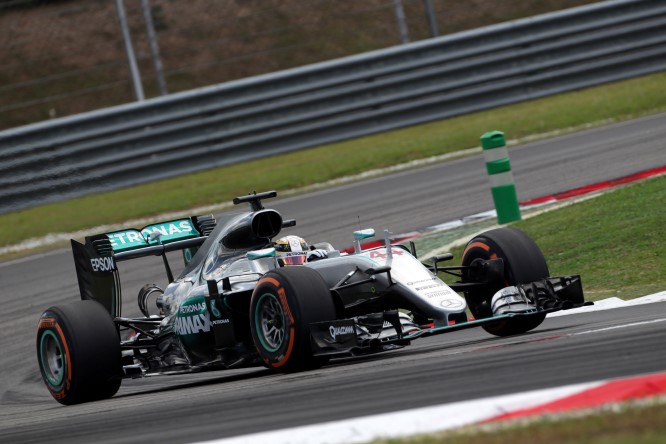 F1 | Sepang: Mercedes dimentica il 2015. Ferrari e Red Bull ancora in lotta