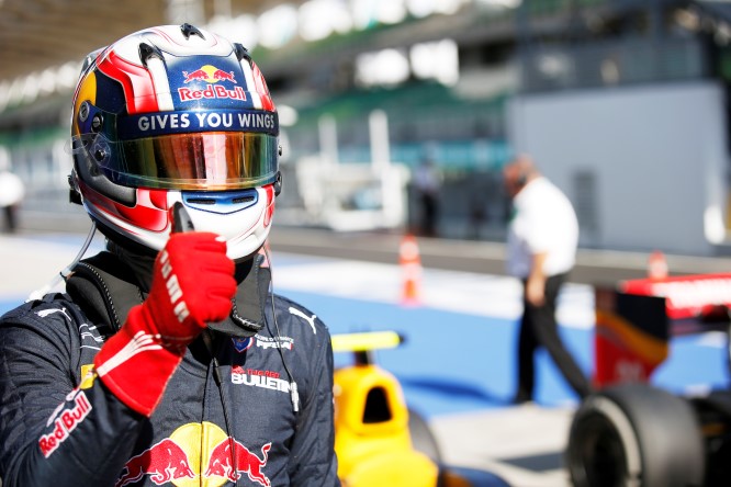 F1 | Pierre Gasly ad Abu Dhabi con Red Bull per i test Pirelli 2017