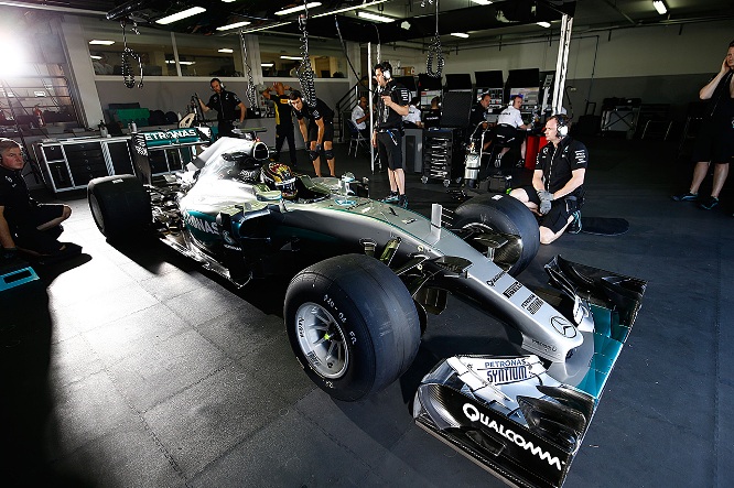 Test_Pirelli_Mercedes_Wehrlein5