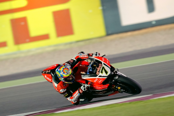 WSBK | Libere Losail: Chaz Davies beffa Jonathan Rea