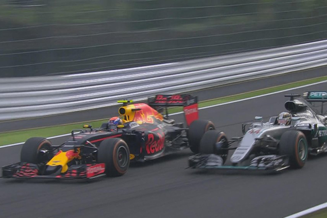 moviolonef1_giappone2016_verstappen-hamilton