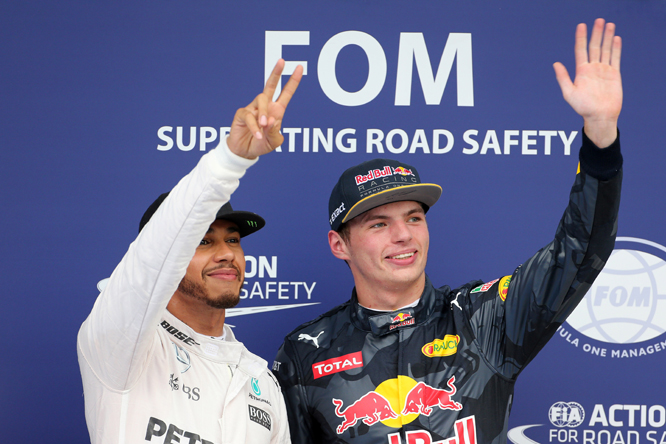 F1 | Mercedes contro Verstappen, ma Hamilton scagiona Max