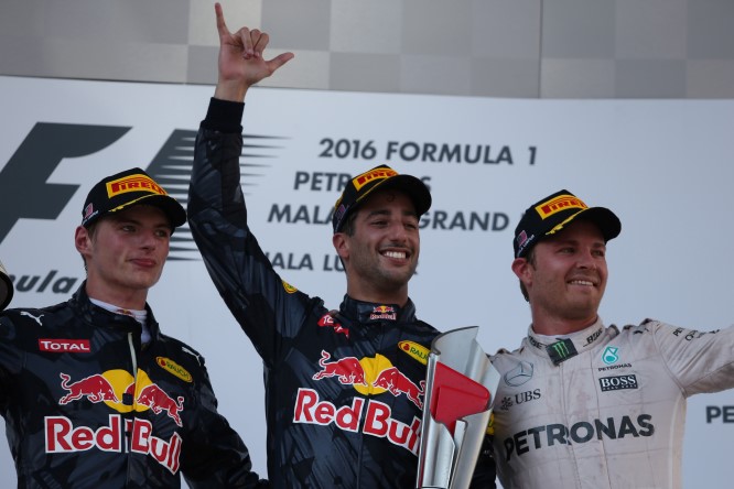 F1 | GP Malesia 2016, Sepang incorona le Red Bull ma… vince sempre Rosberg