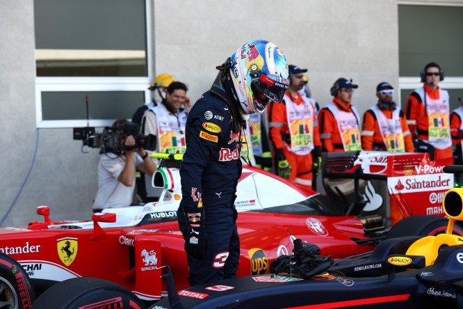 F1 | Ricciardo: “Tutti attaccano Max, Seb ha fatto lo stesso, non merita il podio”