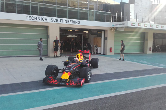 pirelli-test-gomme-2017-red-bull-gasly-abu-dhabi_6