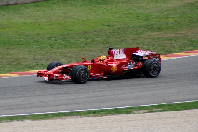 valentino-rossi-ferrari-mugello-2008_0