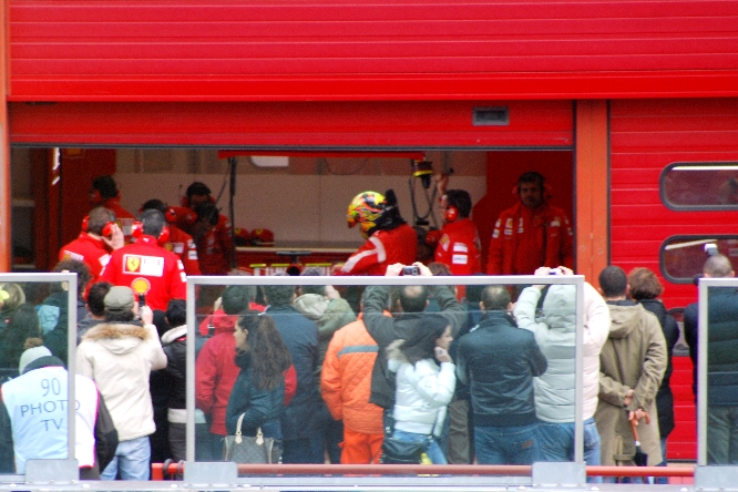 valentino-rossi-ferrari-mugello-2008_box