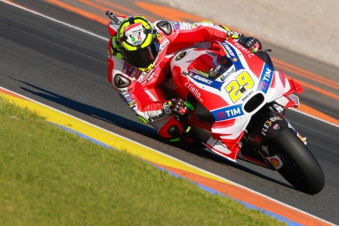 29-andrea-iannone-ita_gp_8928-gallery_full_top_fullscreen-custom