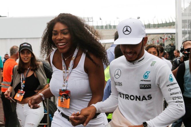 Hamilton: “Donne nello sport, siamo all’età della pietra”