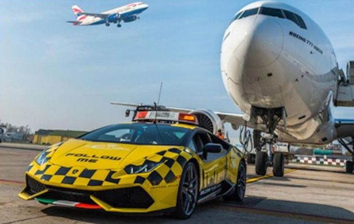 lamborghini-aeroporto-bologna-1