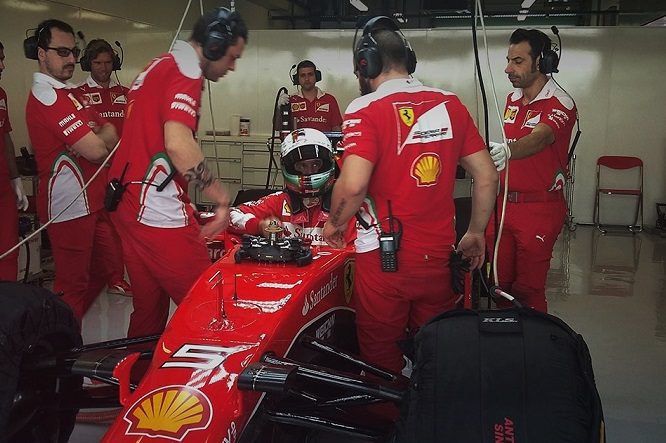 vettel-abu-dhabi-test-pirelli-ferrari-4