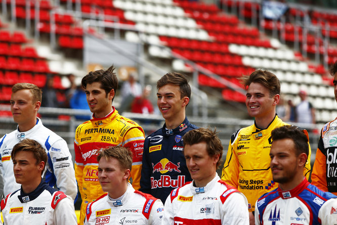 giovinazzi gasly barcellona