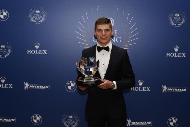 fia-prize-2016-max-verstappen