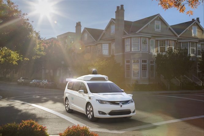 waymo-chrysler-pacifica-hybrid-2