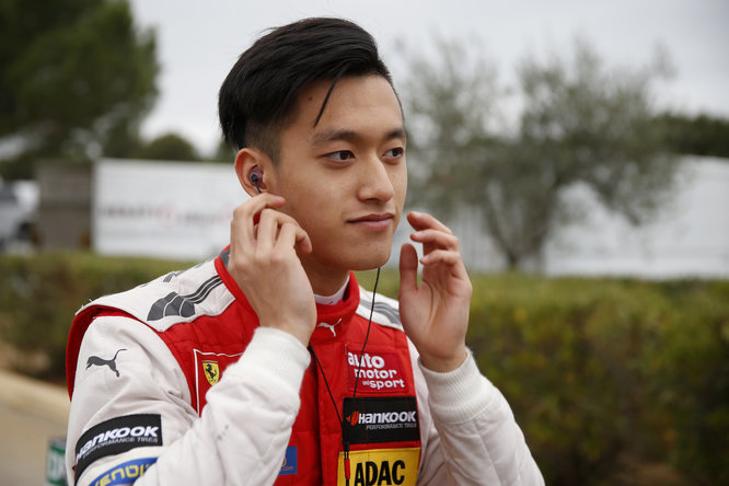 FIA F3 | Guan Yu Zhou rinnova con Prema