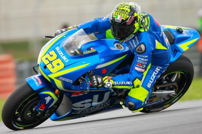 29-andrea-iannone-ita_gp_8253.gallery_full_top_lg (Custom)