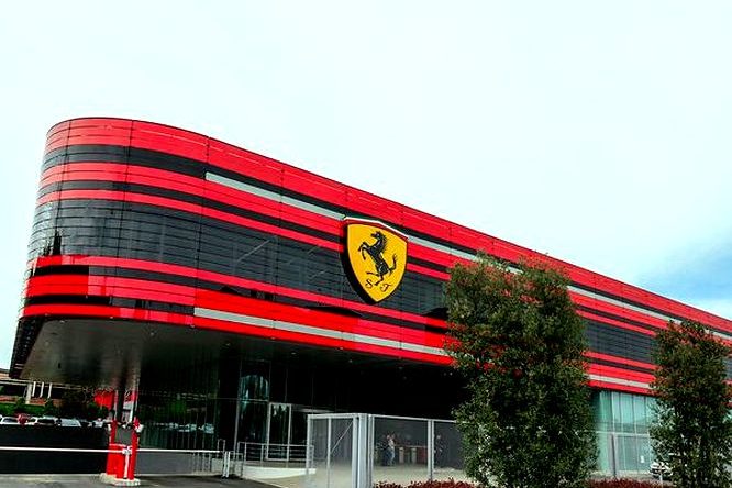 Ferrari, 1 milione di euro per la popolazione ucraina