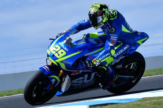 29-andrea-iannone-ita_br10344.gallery_full_top_lg (Custom)