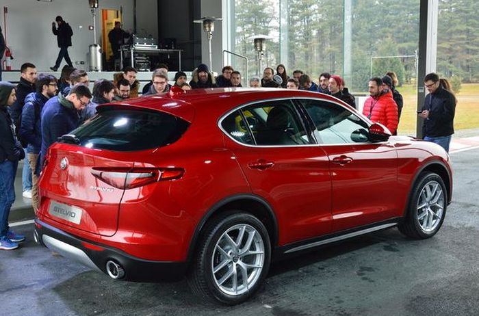 Alfa Romeo Stelvio Balocco 2017