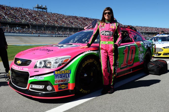 Danica-Patrick-Nascar-Talladega-2013-fotoshowBig-558d5f38-955044 (Custom)