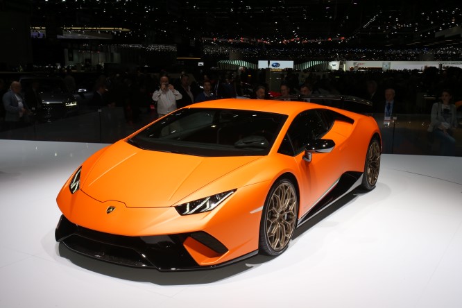 Lamborghini dice addio ai saloni automobilistici