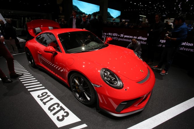 Cento euro in più ai dipendenti Porsche grazie a Peugeot