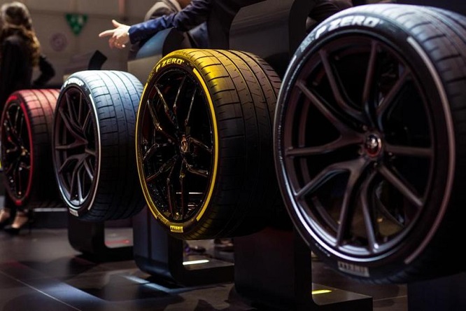 Salone di Ginevra | Le Pirelli colorate e smart