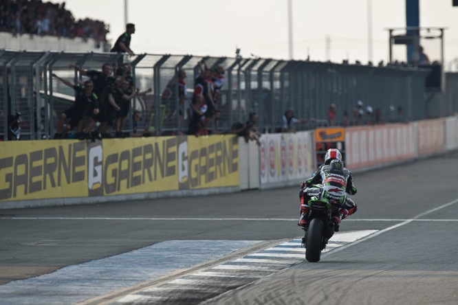 hi_02_Buriram_WorldSBK_2017_Race 1_Rea_GB45735