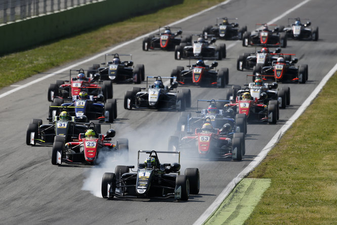 FIA Formula 3 European Championship 2017, round 2, race 2, Monza (ITA)