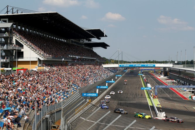 Motorsports: DTM race Lausitzring