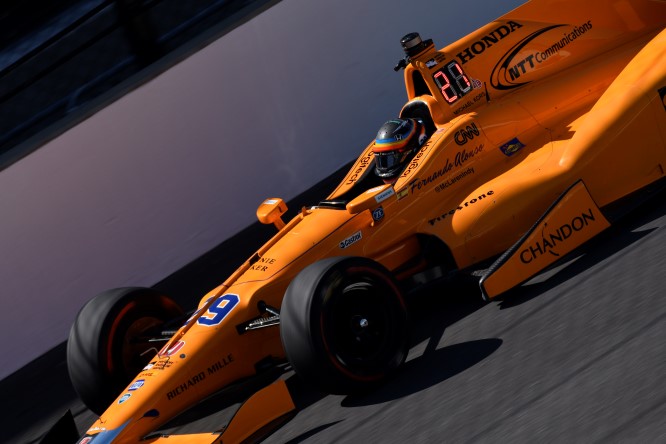 IndyCar2017_Indy500_Free Practice 1_Alonso-3