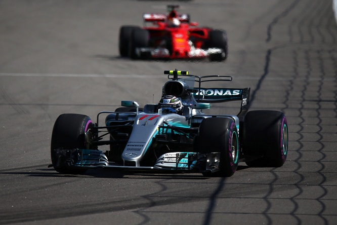 Bottas (Mercedes) Vettel (Ferrari) Russian Grand Prix F1, Sochi 27 - 30 April 2017