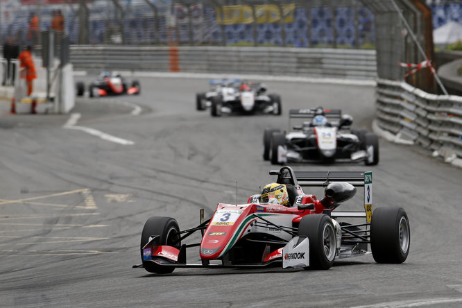 FIA F3 | Pau, Gara 2: Gunther a segno, Norris 2° va al comando